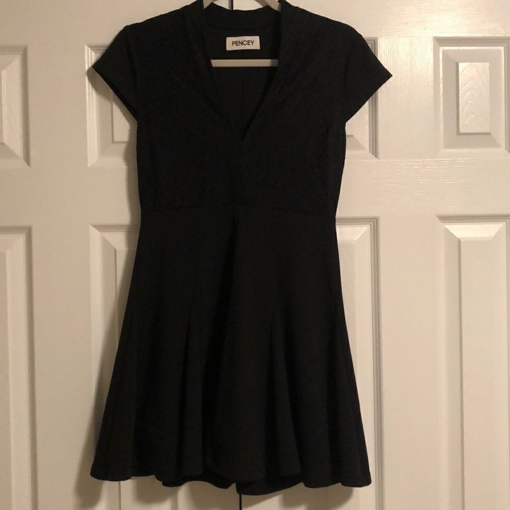 Pencey Black V Neck Half Lace Cap Sleeve Dress Size 4